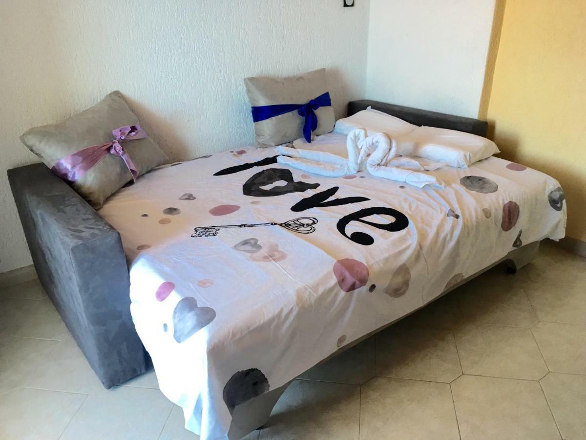 4 Roses Apartment Ravni Esterno foto